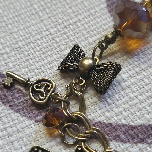 Women's Beautiful Bracelet - Picture 3 of 5